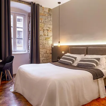 Romantic In The Heart Of *